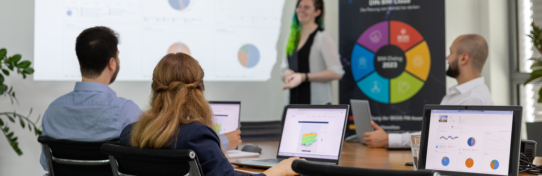 solutions-consulting-nuehnenbild